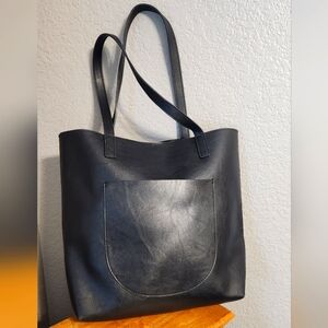 Black Faux Leather Tote‎ with One Front Open Pocket